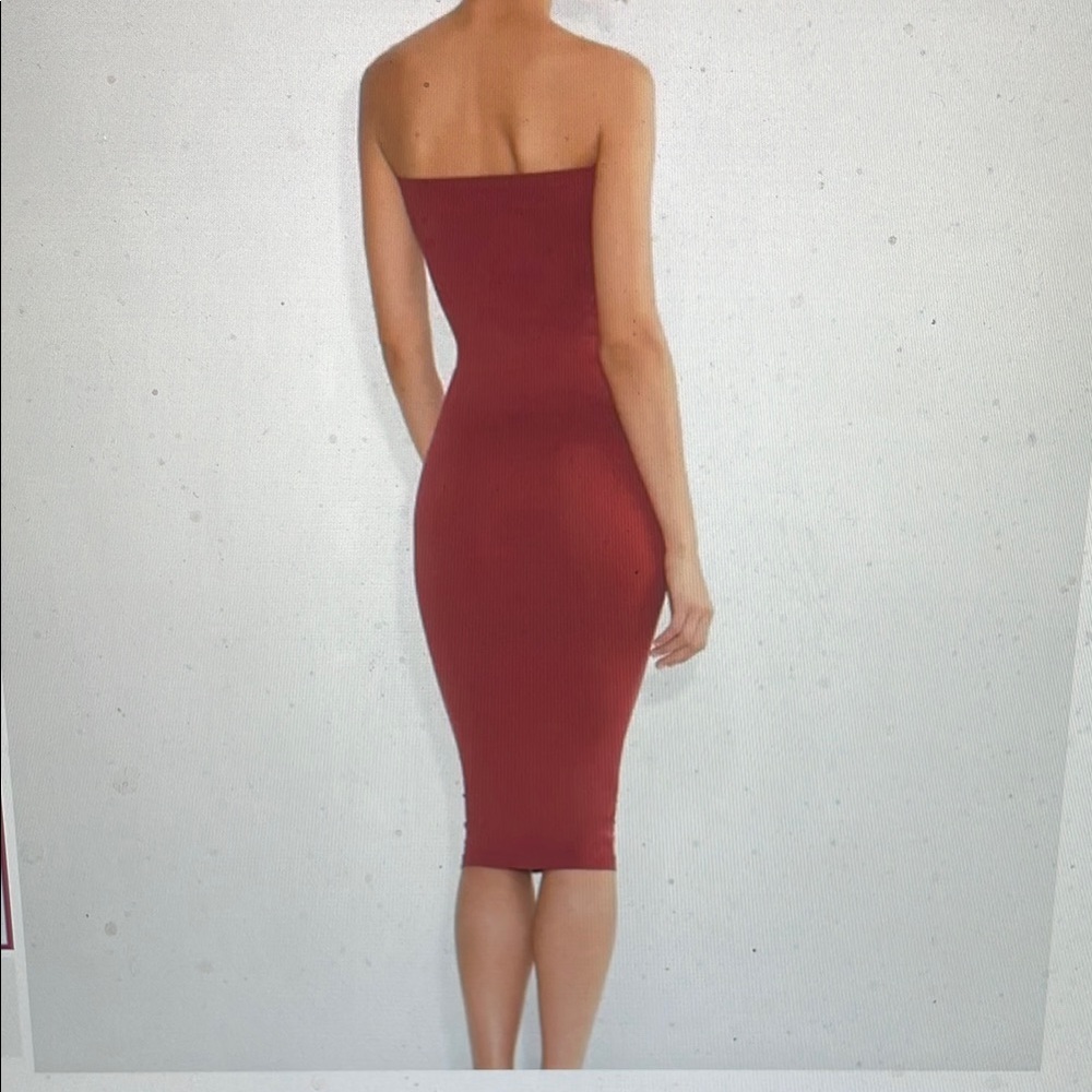 Aritzia Seemless Strapless wine midi Dress-Shapewear - Picture 6 of 8